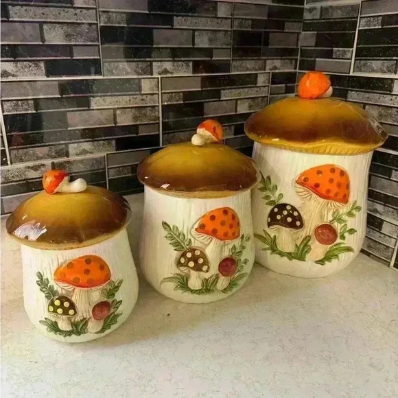 1976 Mushroom Sears Roebuck Vintage Ceramic 8 piece set Containers with Lids - Picture 2 of 9